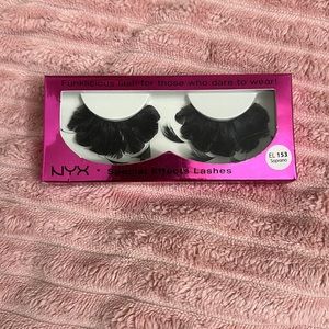 NYX Feather Lashes🖤
